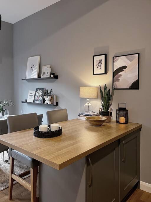 Modern Ground Floor Apartment ทอดมอร์เดน ภายนอก รูปภาพ